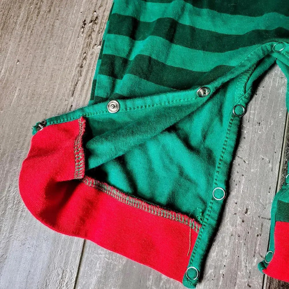 Green and Red Striped Snowman Romper Jumpsuit One Piece Size 3-6 NWOT - Picture 3 of 11
